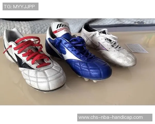 探索美津浓足球鞋系列的卓越性能与舒适体验,助你在球场上尽显风采 探索美津浓足球鞋系列的卓越性能与舒适体验,助你在球场上尽显风采